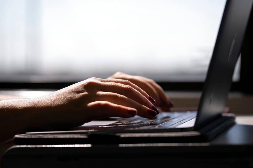 AI in Minnesota Campaigns: Transparency and Legal Concerns
